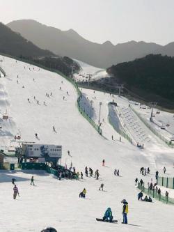 云居滑雪场：北京的滑雪胜地，被太行山和古刹环绕的福地