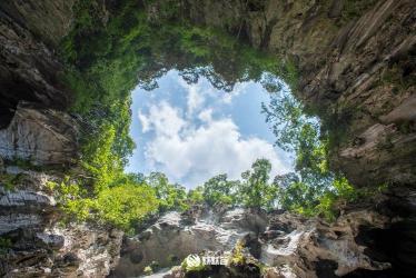 探访吉隆坡北郊的黑风洞：印度教的朝拜圣地与石灰岩溶洞奇观