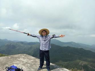 鹅凰嶂：粤西第二高峰揭秘，珍稀植物与古老陆地共谱自然华章》