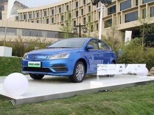 帝豪EV450小改款车型帝豪EV500上市，补贴后价格13.58-15.98万元