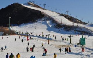 莲花山滑雪场：长春地区的热门滑雪胜地