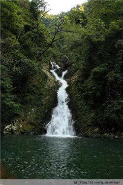 仙女潭：井冈山龙潭景区内的自然奇观