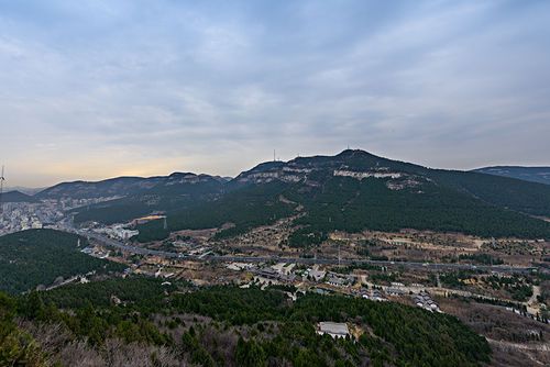 千佛山：济南的自然美景与文化瑰宝