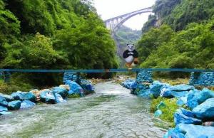 昆明青龙峡风景区门票：成人票和学生票的优惠与注意事项