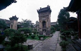 西安清真寺之旅：历史悠久，建筑独特，宗教氛围浓厚