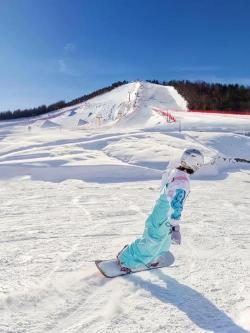 八达岭滑雪场：全方位保障滑雪安全，体验专业滑雪乐趣