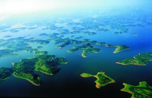 长寿湖旅游指南：浪漫水上世界等你来探索！