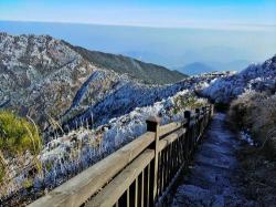 建宁金饶山：东南第一巅的壮丽风光与丰富的旅游体验