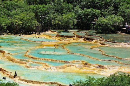 黄龙旅游攻略：探访人间瑶池与钙化奇观