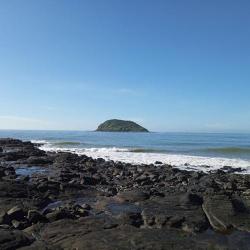 火山岛自然生态风景区：独特的火山地质奇观与完善的旅游设施的理想融合