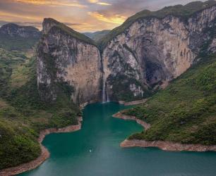 神农溪旅游：漂流在山水画中的独特体验