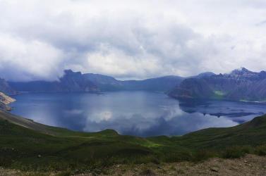 天池风景区：仙境般的湖泊与群山，不容错过的旅游胜地