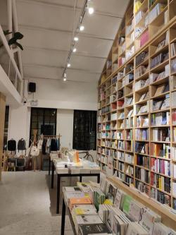 广州书店之旅：探索1200bookshop、方所书店、唐宁书店等各具特色的阅读空间