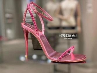 christian louboutin：法国高跟鞋品牌的魅力与红底鞋的独特魅力