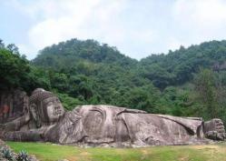 卧龙山景区：历史悠久的佛教胜地，自然风光优美