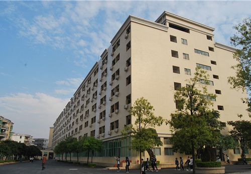 东莞市光明中学：优质教育资源的汇聚地