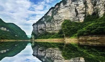 红果树景区：古老喀斯特地貌的探秘之旅