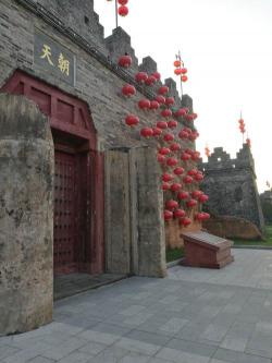 端州古城墙：千年历史与市井生活的交融之地